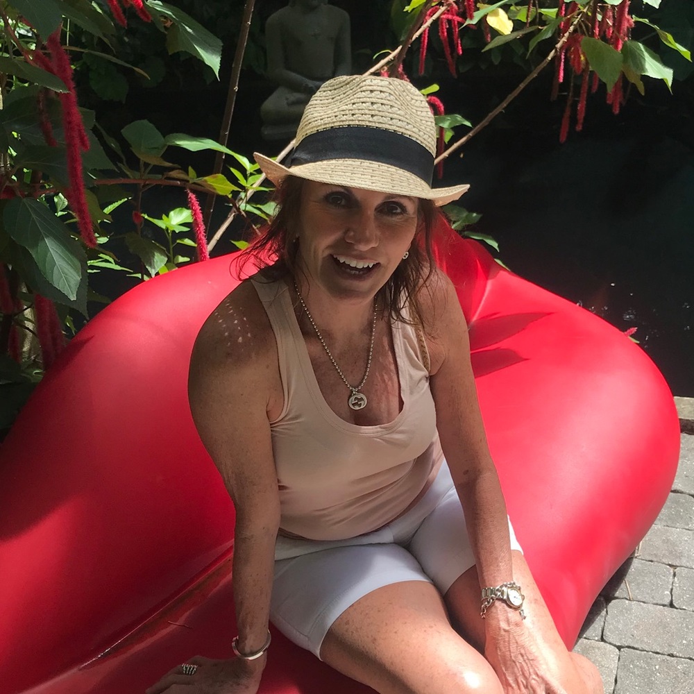 Meet your Posher, Linda